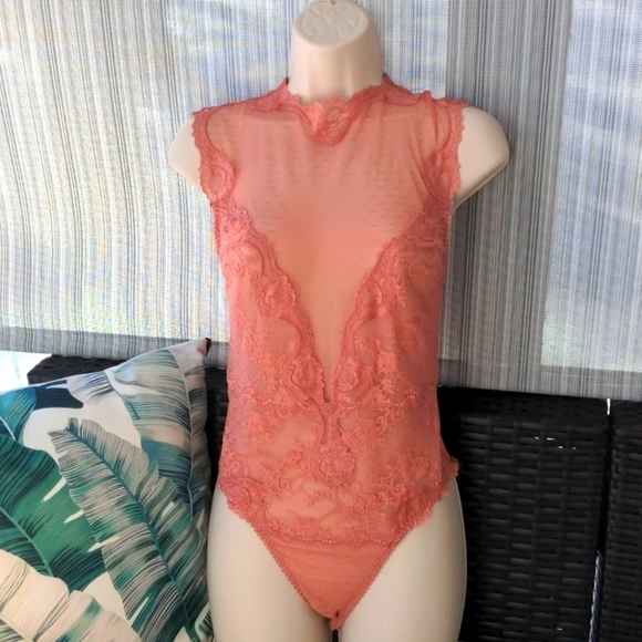 Victoria Secret Lace Mesh Bodysuit New Size S - Picture 1 of 4